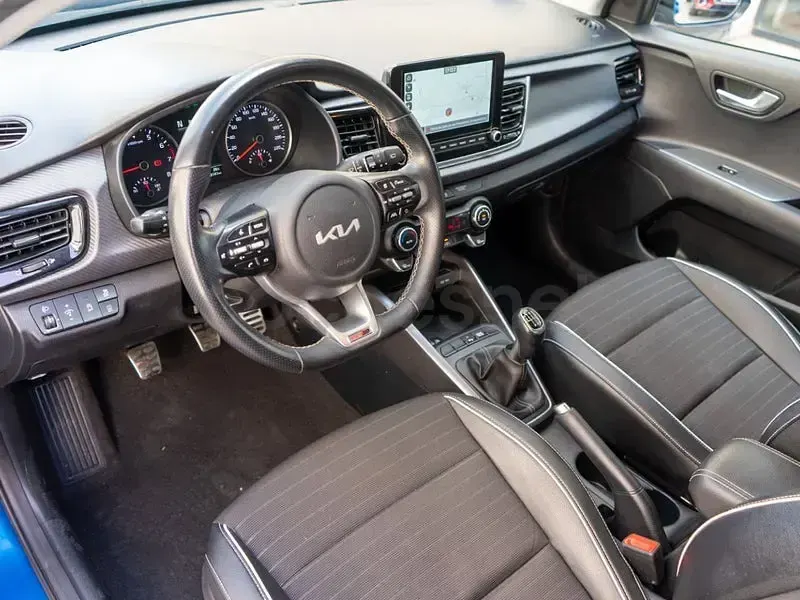 Usado Kia Rio GT-Line 100 CV (73 kW) 2022 Azul Berlina