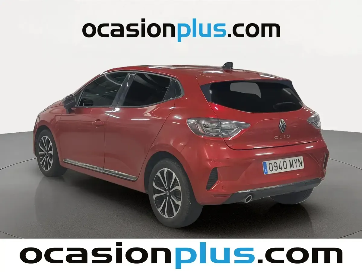 Usado Renault Clio Techno 90 CV (66 kW) 2025 Rojo Utilitario