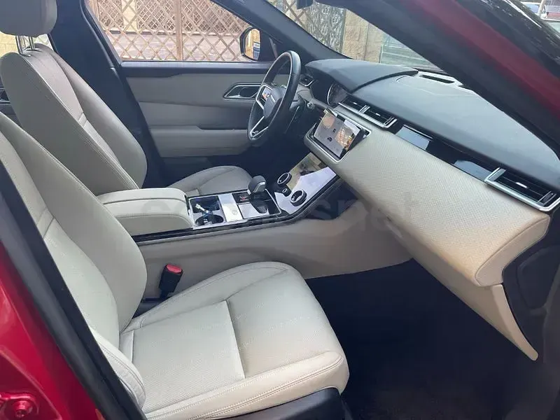 Usado Land Rover Range Rover Velar SE Dynamic 204 CV (150 kW) 2023 Rojo SUV