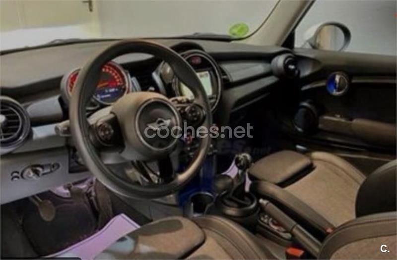 Usado Mini Cooper D 116 CV (85 kW) 2018 Rojo Utilitario