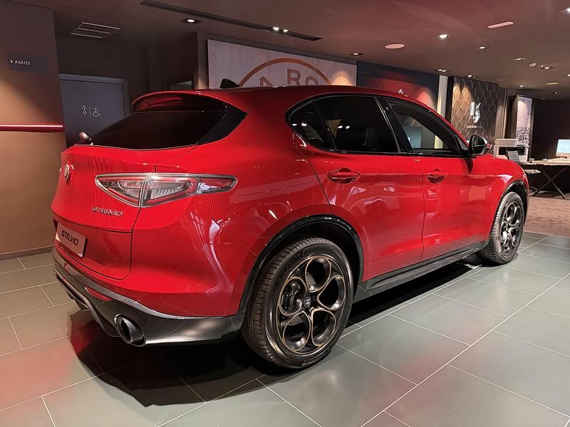 Nuevo Alfa Romeo Stelvio 210 CV (154 kW) 2025 Rojo SUV