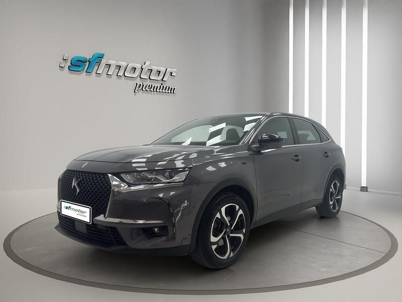 Gris Usado 2021 DS Automobiles DS7 Crossback Chic SUV | 20.900 € (Precio justo) - Imagen 1/4