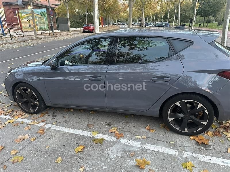 Gris / plata Usado 2024 Cupra Leon Berlina | 25.500 € (Precio justo) - Imagen 1/4