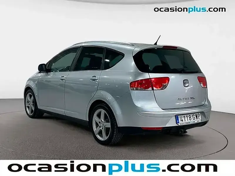 Usado Seat Altea Sport 160 CV (117 kW) 2010 Gris Monovolumen
