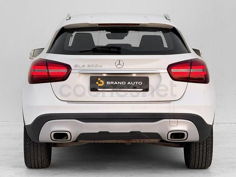 Usado Mercedes GLA200 136 CV (100 kW) 2018 Blanco SUV