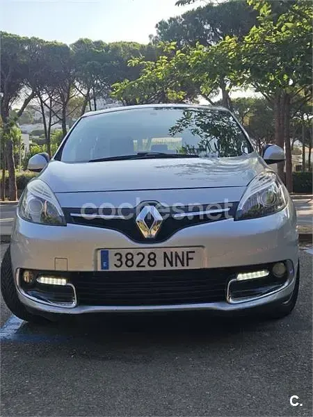 Usado Renault Scénic III Dynamique 110 CV (80 kW) 2013 Gris / plata Monovolumen