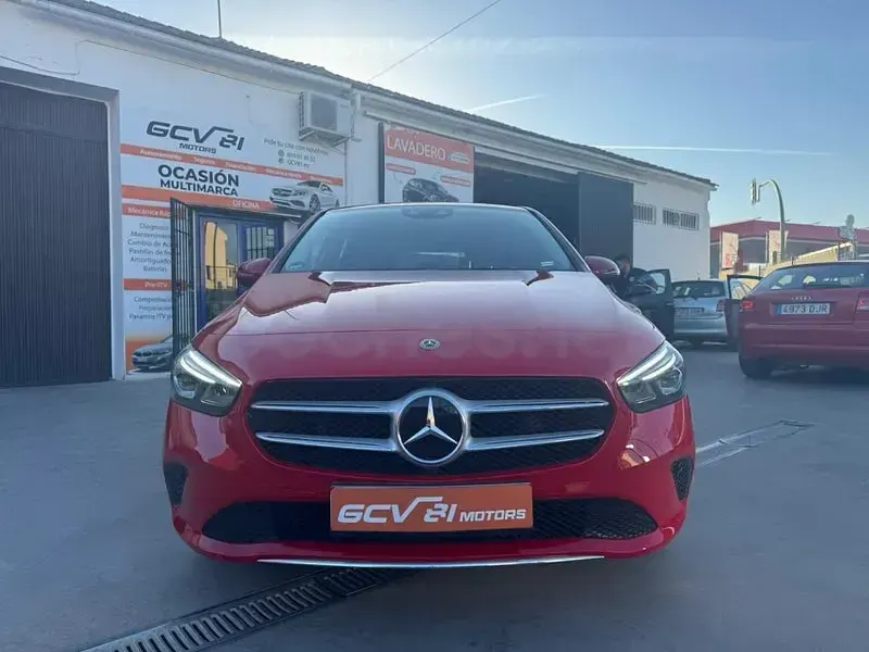 Usado Mercedes B220 190 CV (139 kW) 2019 Rojo Utilitario