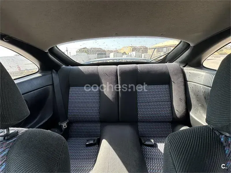 Usado Toyota Celica 115 CV (84 kW) 1996 Gris / plata Coupe