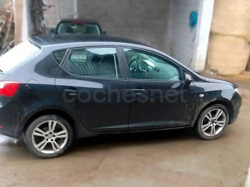Usado Seat Ibiza Style 90 HP (66 kW) 2010 Preto Sedan