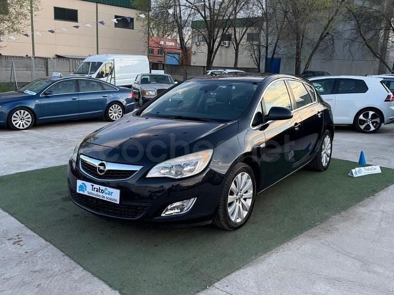 Usado Opel Astra Enjoy 140 HP (102 kW) 2011 Preto Sedan