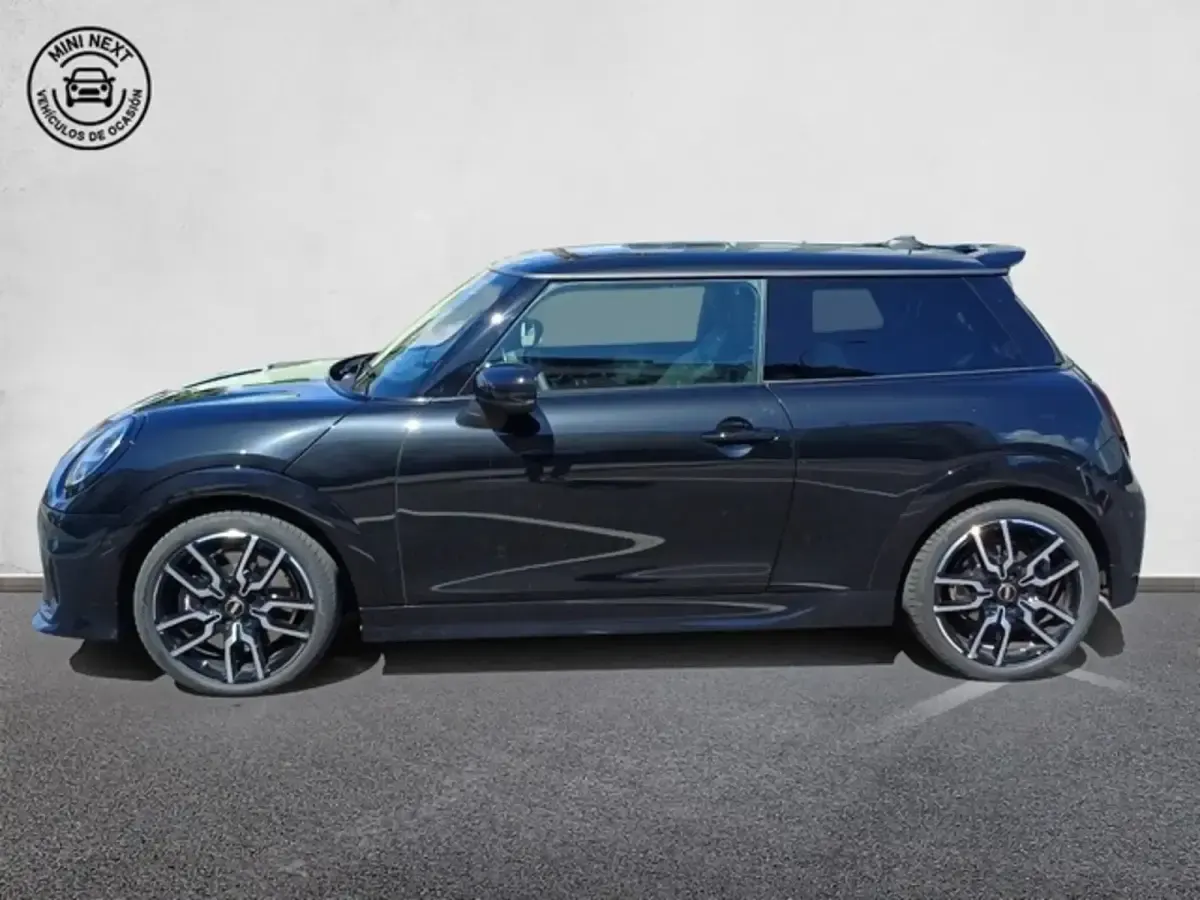 Usado Mini Cooper 114 kW (156 CV) 2026 Negro Utilitario