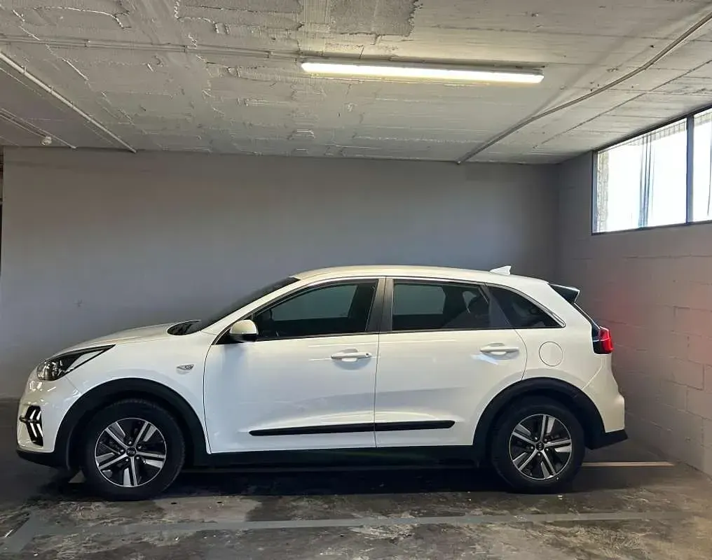 Usado Kia Niro 141 CV (103 kW) 2021 Blanco SUV