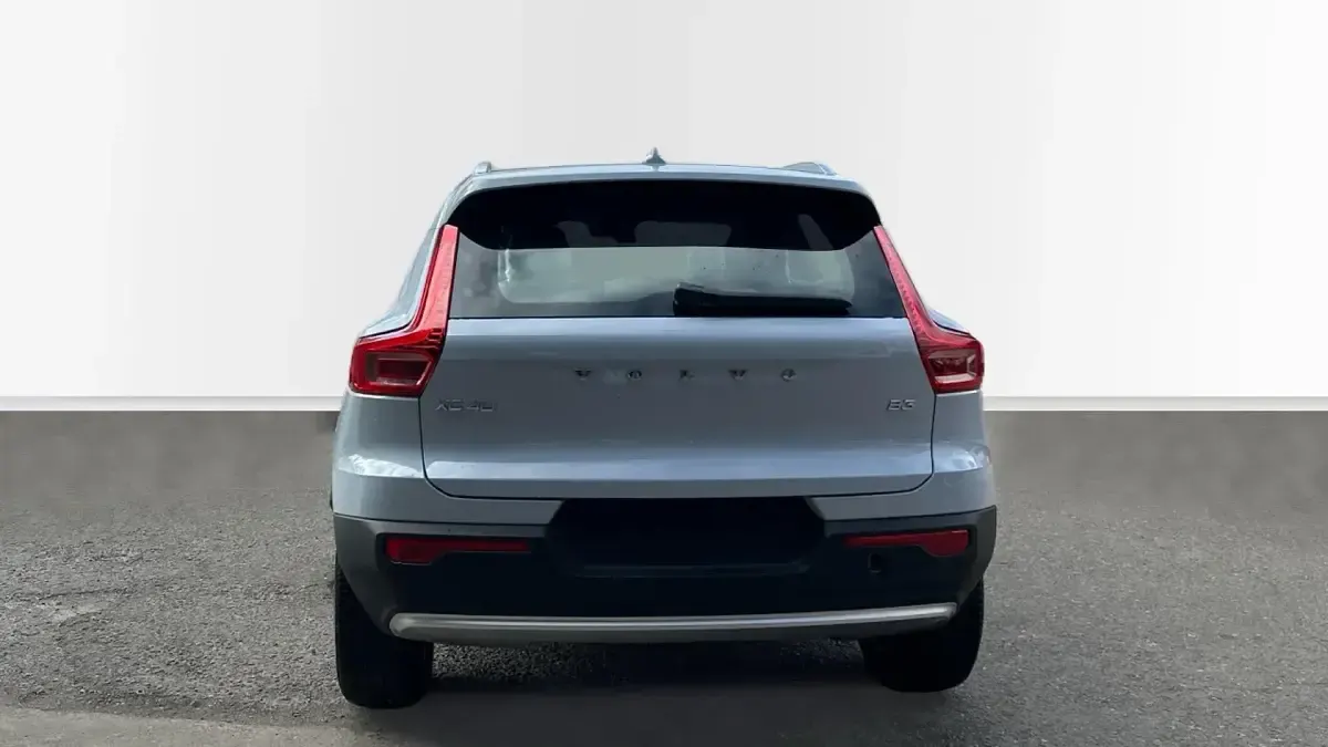 Uusi Volvo XC40 Core 163 HP (119 kW) 2026 Otro Katumaasturi