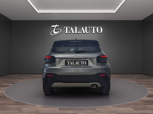 Usado Jeep Avenger Altitude 100 CV (73 kW) 2024 Gris / plata SUV