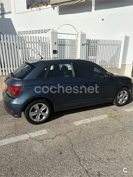 Usado Audi A1 Sportback Attraction 95 CV (69 kW) 2018 Azul Utilitario