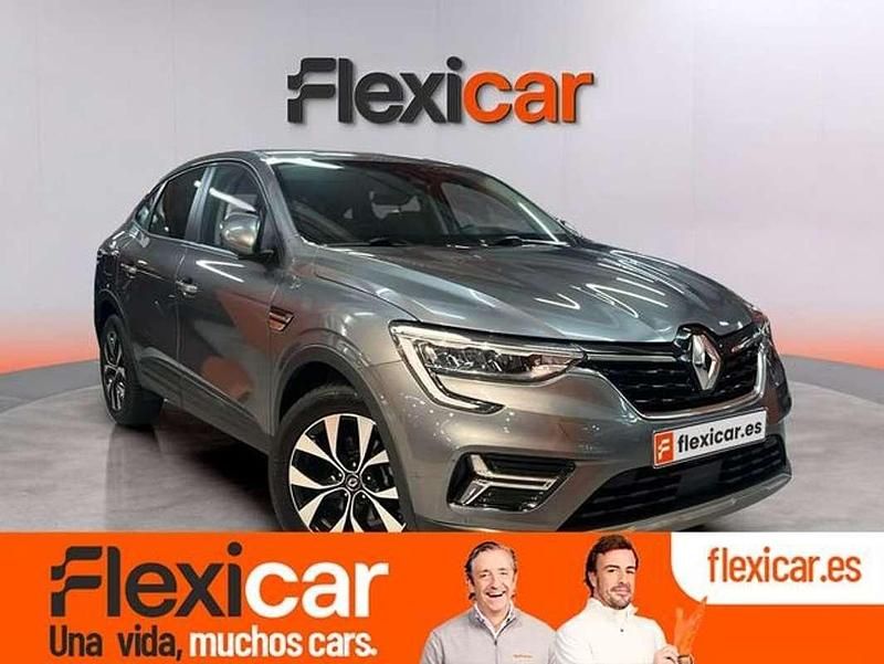 Käytetty Renault Arkana Evolution 145 HP (106 kW) 2023 Harmaa Katumaasturi