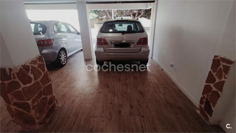 Usado Mercedes B200 136 CV (100 kW) 2007 Gris / plata Monovolumen