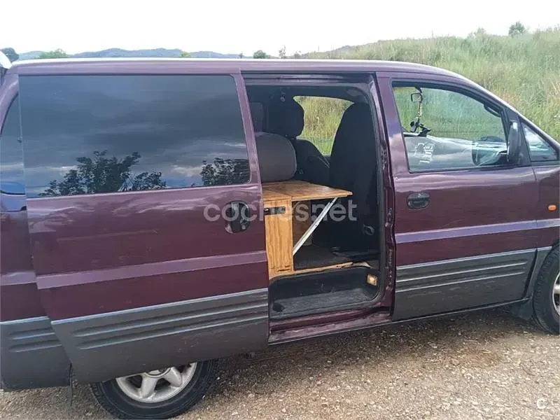 Usado Hyundai H-1 85 CV (62 kW) 1999 Granate Monovolumen