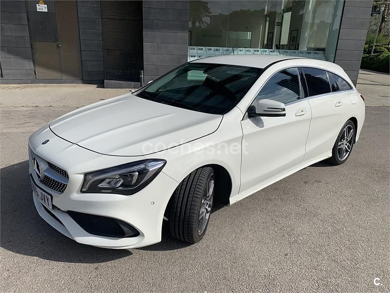 Usado Mercedes CLA200 Shooting Brake AMG line 136 CV (100 kW) 2016 Blanco Familiar