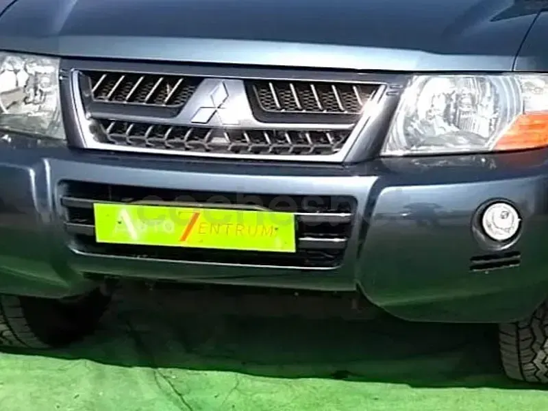 Usado Mitsubishi Montero Intense 160 CV (117 kW) 2006 Gris / plata SUV