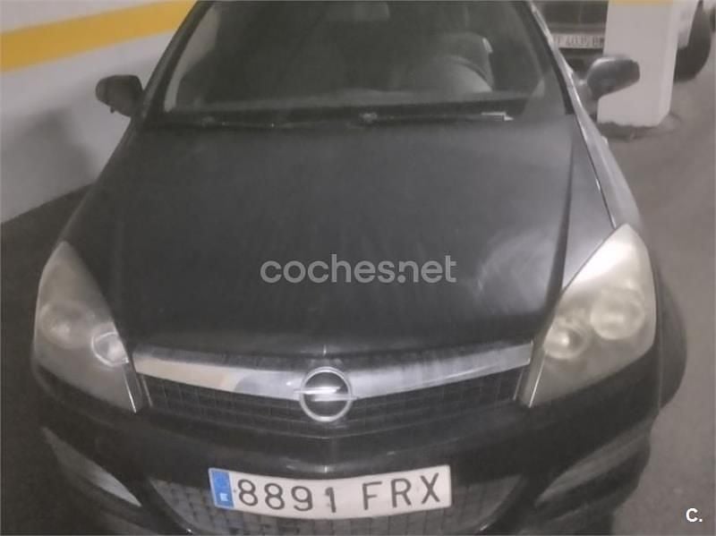 Usado Opel Astra GTC Enjoy 90 CV (66 kW) 2007 Negro Berlina