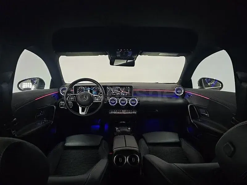 Usado Mercedes CLA200 Shooting Brake 150 CV (110 kW) 2020 Negro Familiar