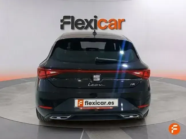 Usado Seat Leon FR 150 CV (110 kW) 2025 Negro Familiar