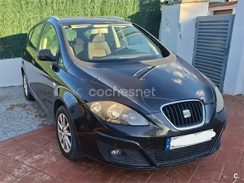 Usado Seat Altea XL 125 CV (91 kW) 2009 Negro Monovolumen