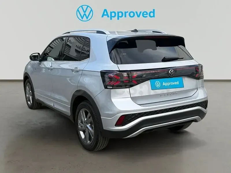 Usado VW T-Cross R-line 116 CV (85 kW) 2024 Gris / plata SUV