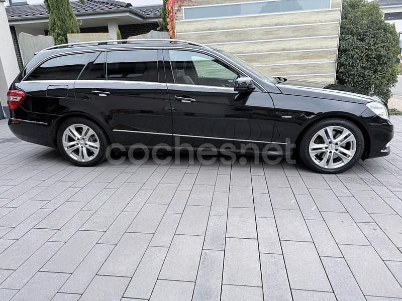 Usado Mercedes E350 Avantgarde 211 CV (155 kW) 2012 Negro Familiar