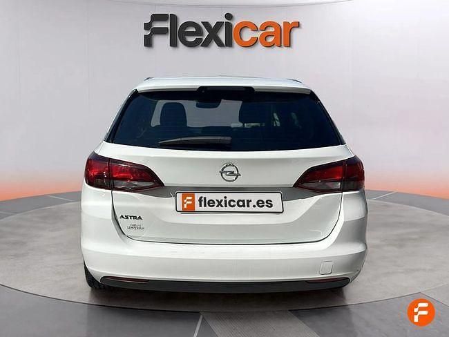 Usado Opel Astra Elegance 122 CV (89 kW) 2019 Blanco Berlina