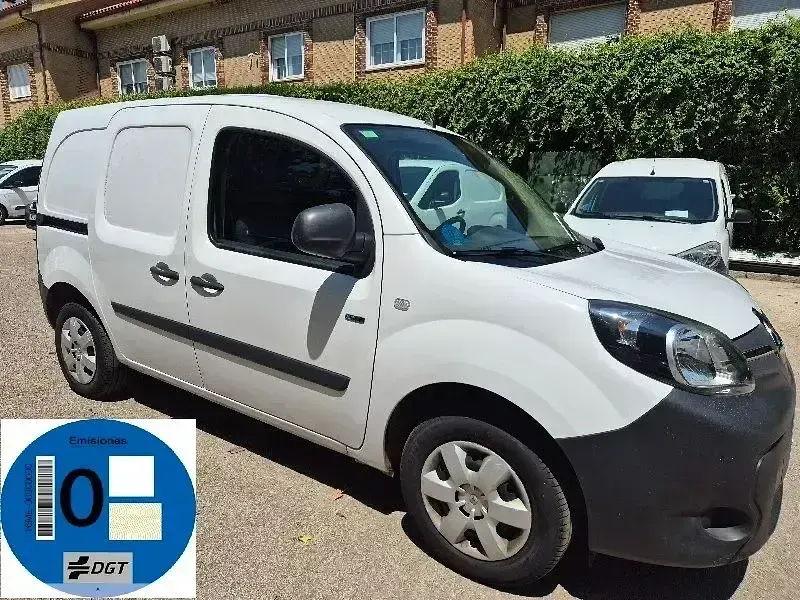 Usado Renault Kangoo 44 kW (60 CV) 2022 Blanco Monovolumen