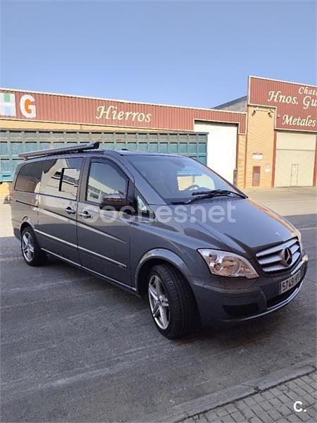 Usado Mercedes Viano 163 CV (119 kW) 2013 Gris / plata Monovolumen