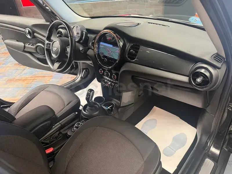 Usado Mini Cooper 136 CV (100 kW) 2022 Negro Utilitario