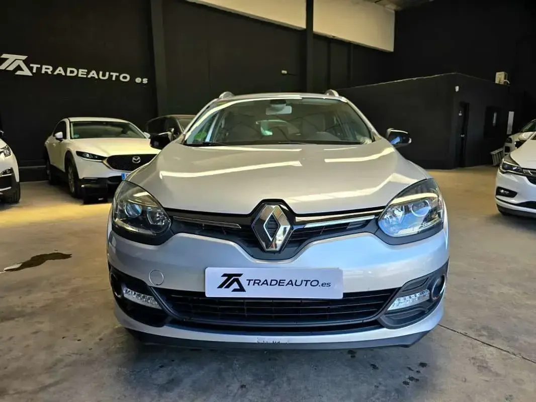 Usado Renault Mégane GrandTour LIMITED 116 CV (85 kW) 2015 Gris Familiar
