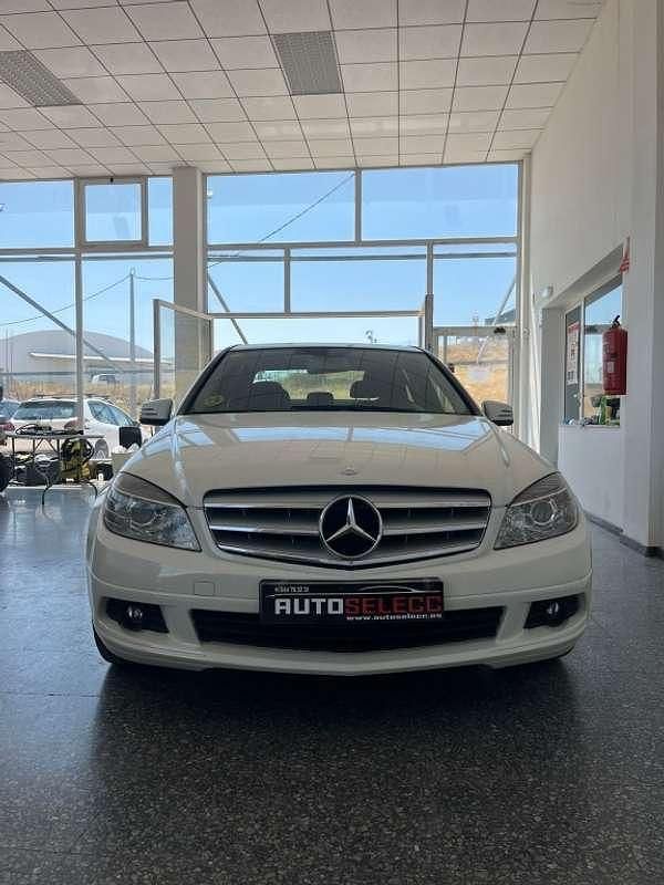 Blanco Usado 2010 Mercedes C200 Avantgarde Berlina | 8900 € (Buen precio) - Imagen 1/4
