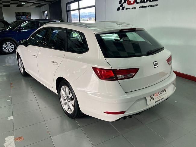 Usado Seat Leon 4Drive 150 CV (110 kW) 2018 Blanco Familiar