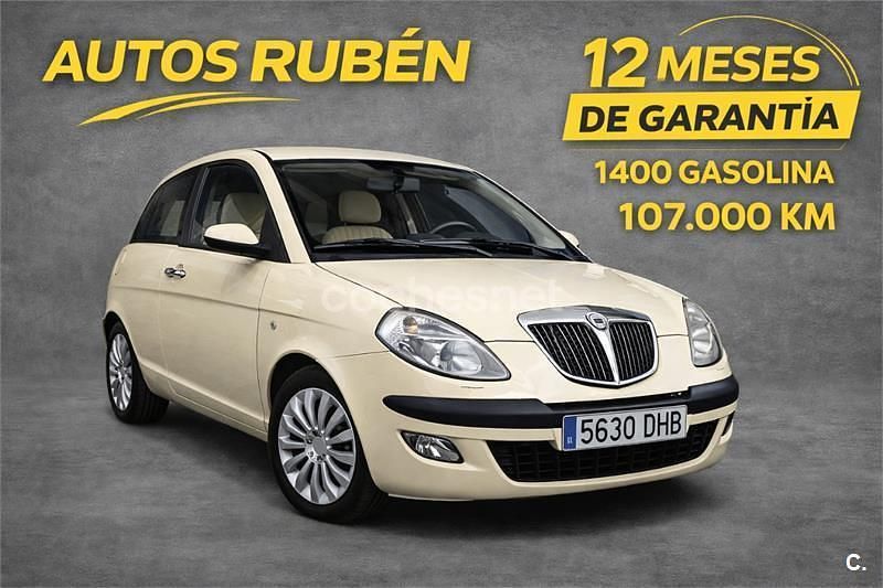 Usado Lancia Ypsilon 95 CV (69 kW) 2005 Beige Utilitario