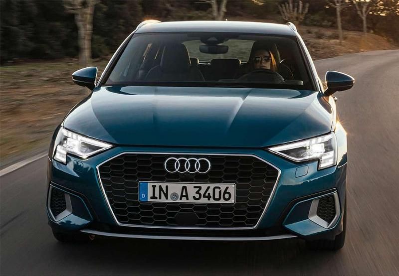 Usado Audi A3 Sportback Advanced 116 CV (85 kW) 2020 Rojo Utilitario