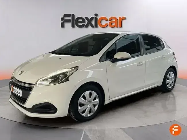 Usado Peugeot 208 Active 100 CV (73 kW) 2019 Blanco Utilitario