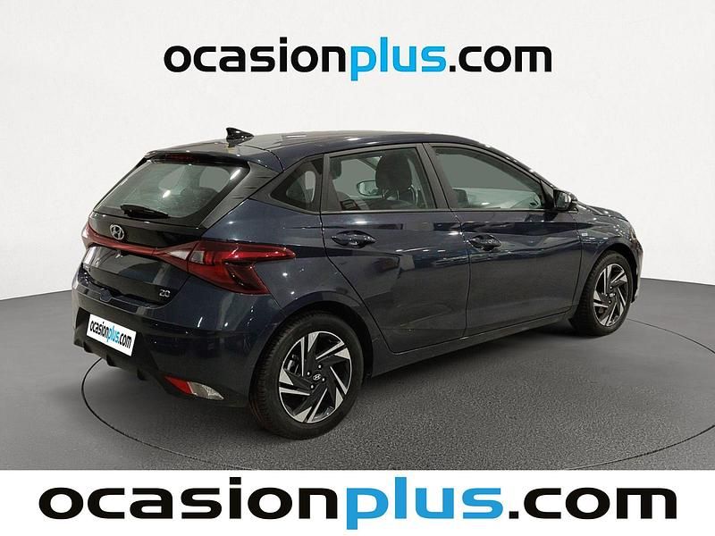 Usado Hyundai i20 100 CV (73 kW) 2022 Gris Utilitario