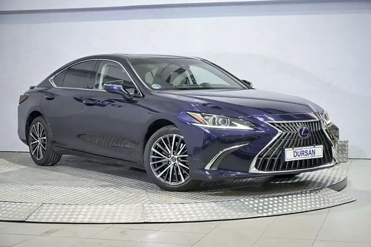 Usado Lexus ES300 178 CV (130 kW) 2022 Azul Berlina