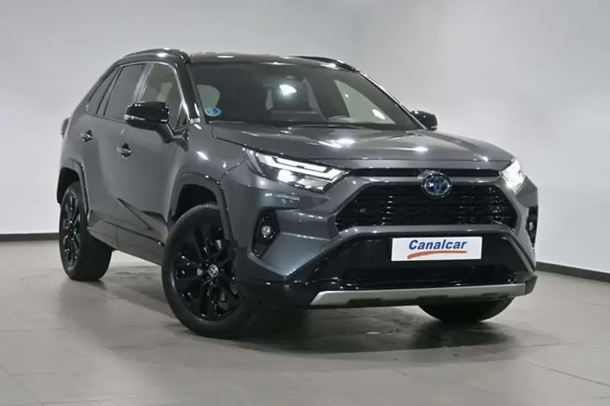 Usado Toyota RAV4 Hybrid Style 120 CV (88 kW) 2024 Gris SUV