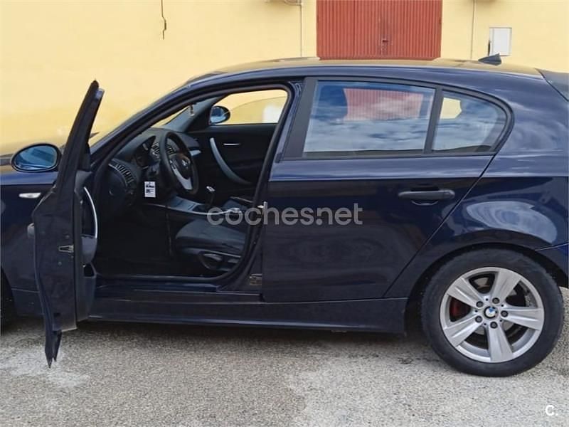Usado BMW 118 Comfort Edition 122 CV (89 kW) 2006 Azul Utilitario