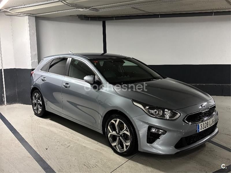 Usado Kia Ceed 120 CV (88 kW) 2021 Gris / plata Utilitario
