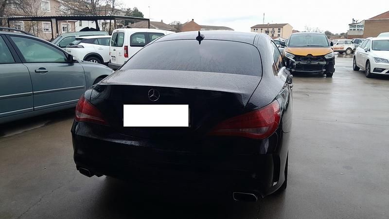 Usado Mercedes CLA200 Executive 136 CV (100 kW) 2016 Negro Berlina