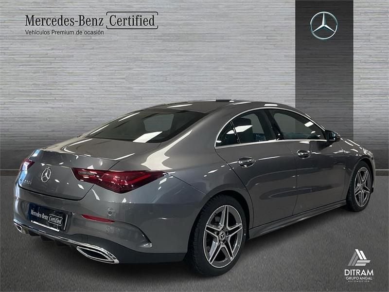Usado Mercedes CLA220 AMG line 190 CV (139 kW) 2024 Gris montaña Berlina