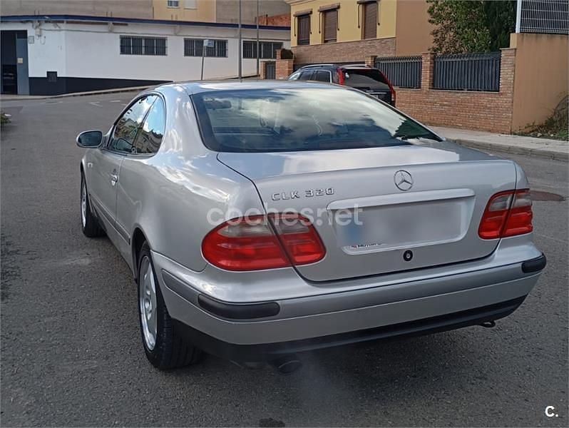 Usado Mercedes CLK320 Elegance 218 CV (160 kW) 1998 Gris / plata Coupe