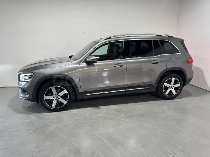Usado Mercedes GLB200 150 CV (110 kW) 2020 Gris / plata SUV