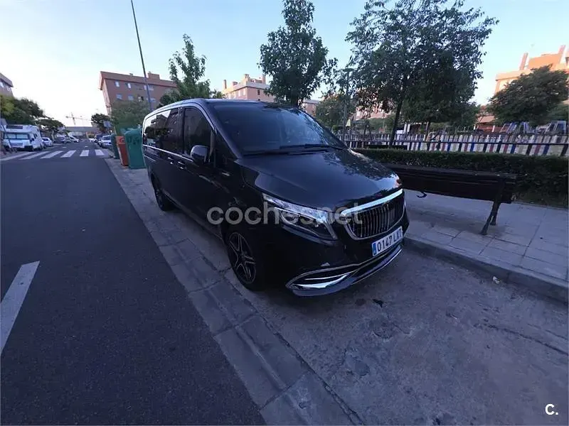 Usado Mercedes V220 163 CV (119 kW) 2022 Negro Monovolumen
